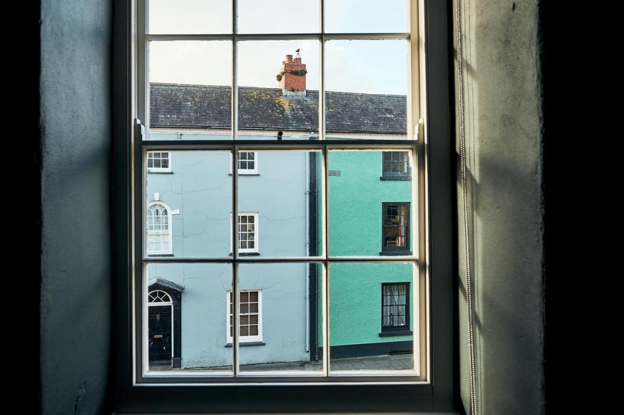 The Brown'S Hotel Laugharne Exterior photo